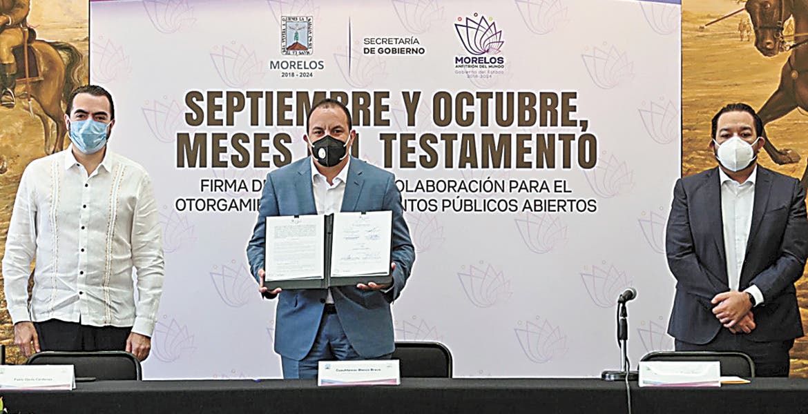 Dos meses. El Gobernador Cuauhtémoc Blanco encabezó la firma de convenio con el Colegio de Notarios para dar facilidades a ciudadanía.
