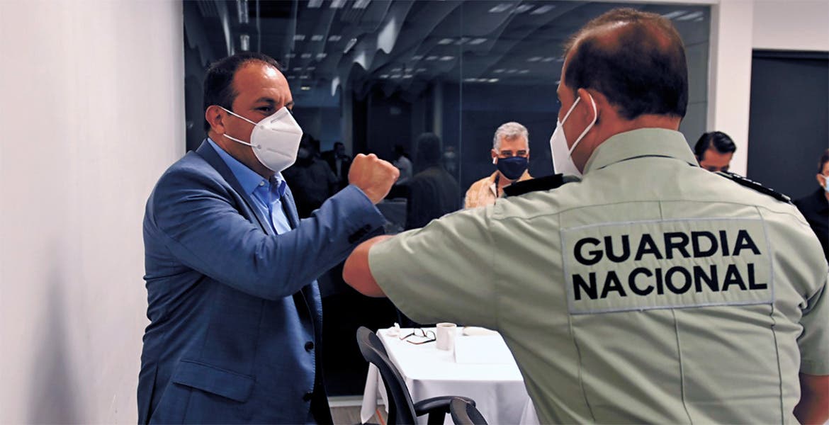 Solicitud. El Gobernador Cuauhtémoc Blanco pidió a representantes de fuerzas federales a intesificar patrullajes y proximidad.