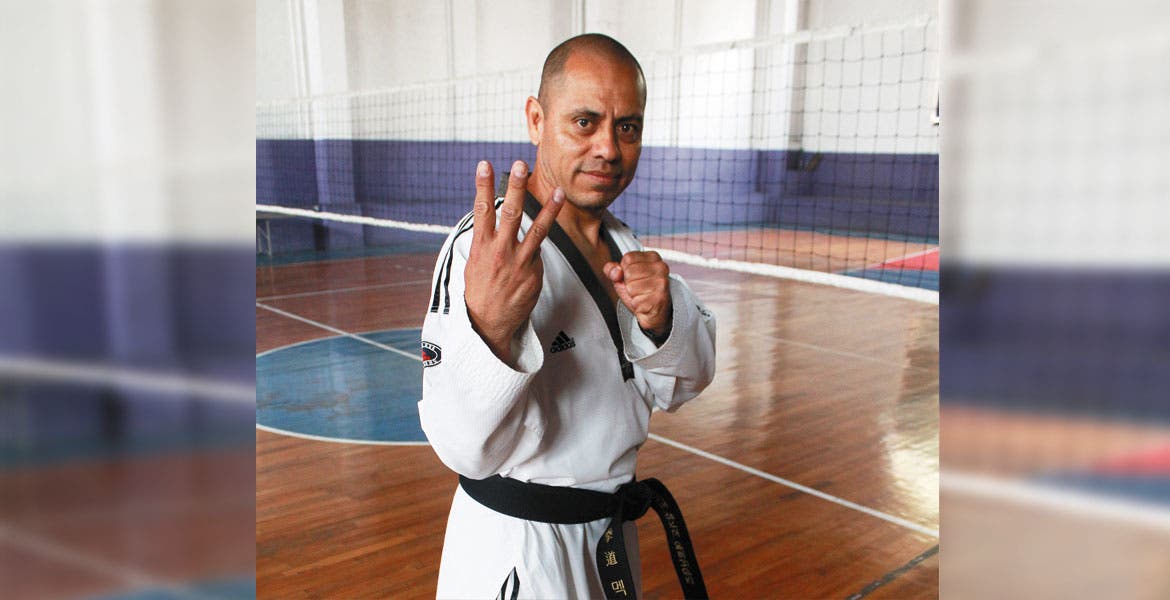 Fernando Salgado celebra el Día del Maestro con 30 años de trayectoria