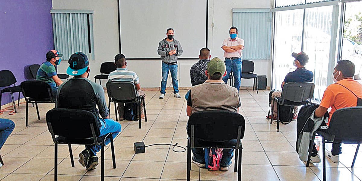 Coloca SNE a ocho trabajadores de Morelos en EU