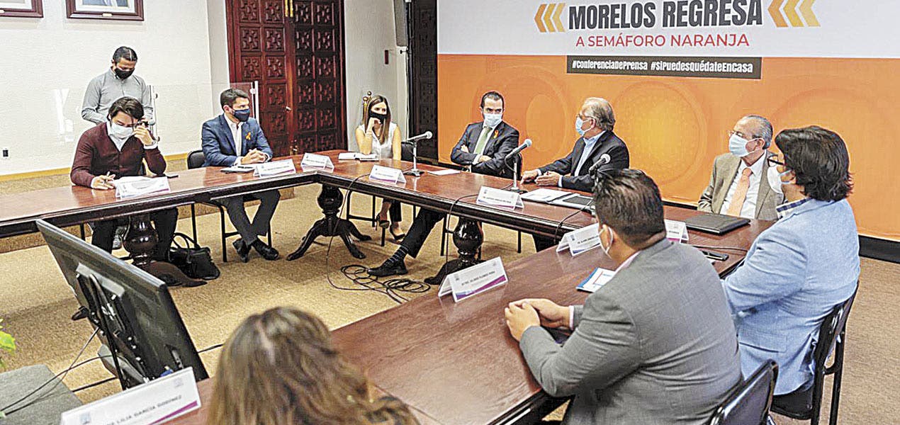 En reunión. jAutoridades estatales, encabezadas por Pablo Ojeda, Luis Arturo Cornejo y Mónica Boggio, junto con el rector Gustavo Urquiza revisaron los pasos a seguir para la gestión de recursos.
