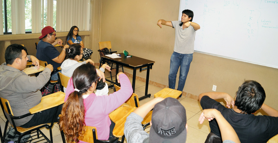 Capacitan en lengua de señas a docentes y alumnos en UTSEM | Noticias ...