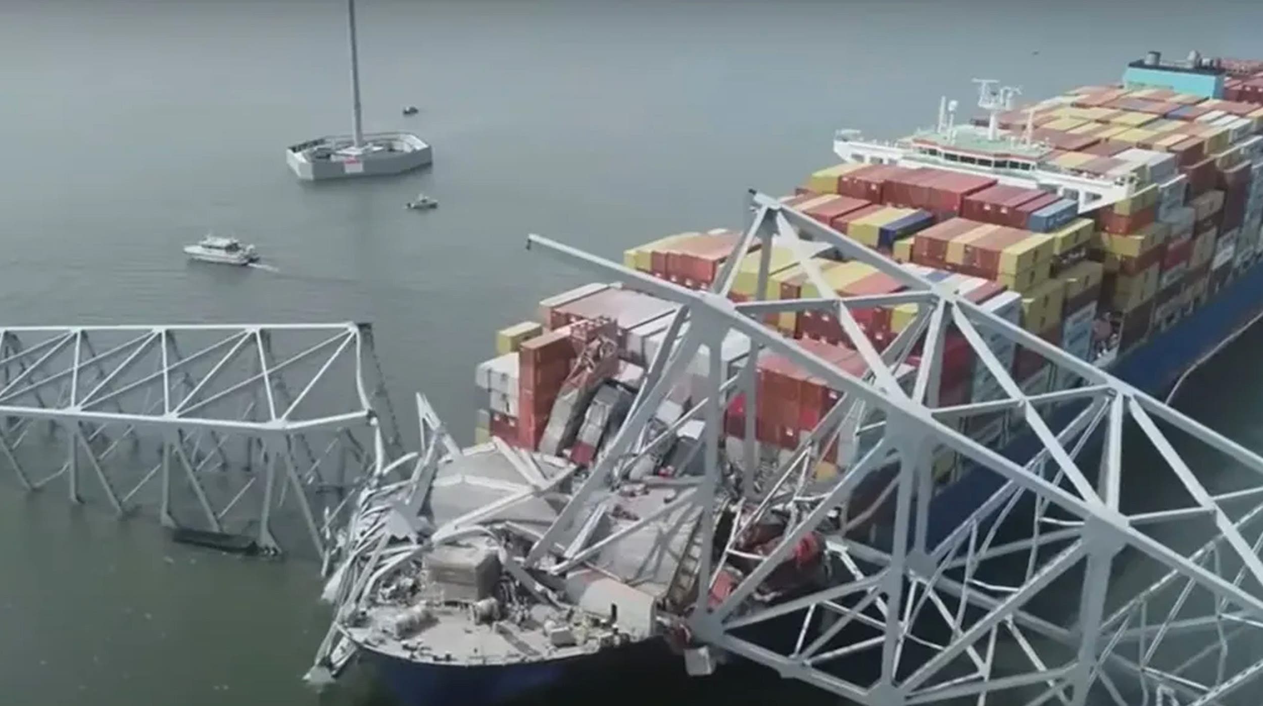 A una semana del accidente, siguen varados 21 tripulantes del barco que chocó contra puente en Baltimore