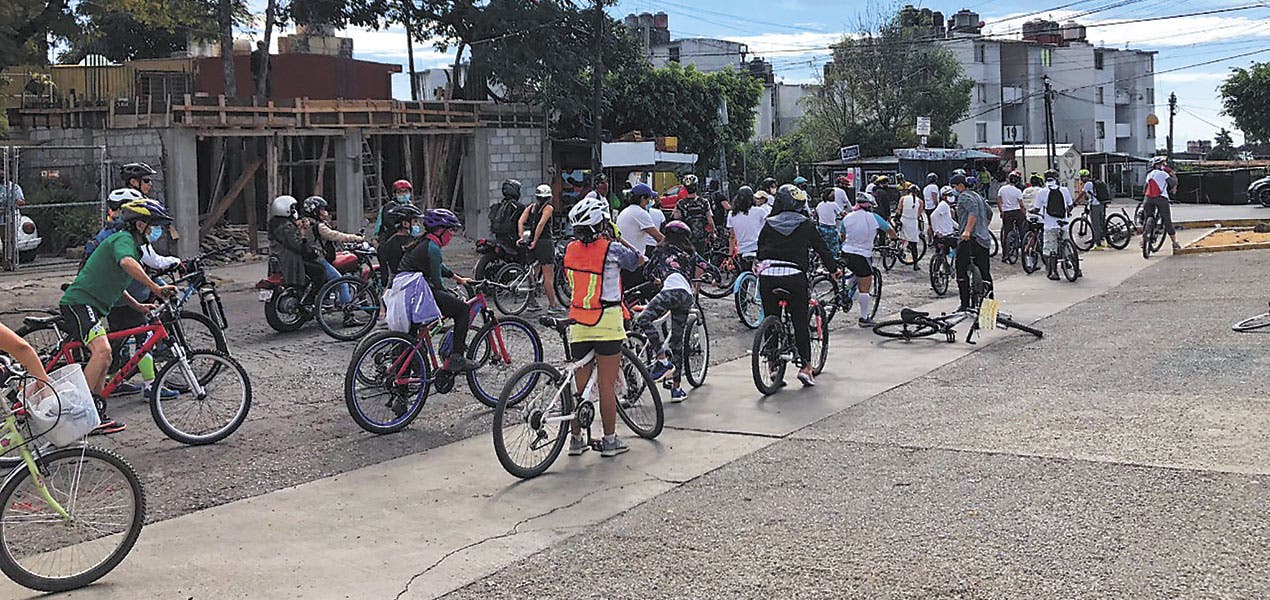 Con rodada en Cuernavaca, exigen ciclistas justicia para Jacinto León