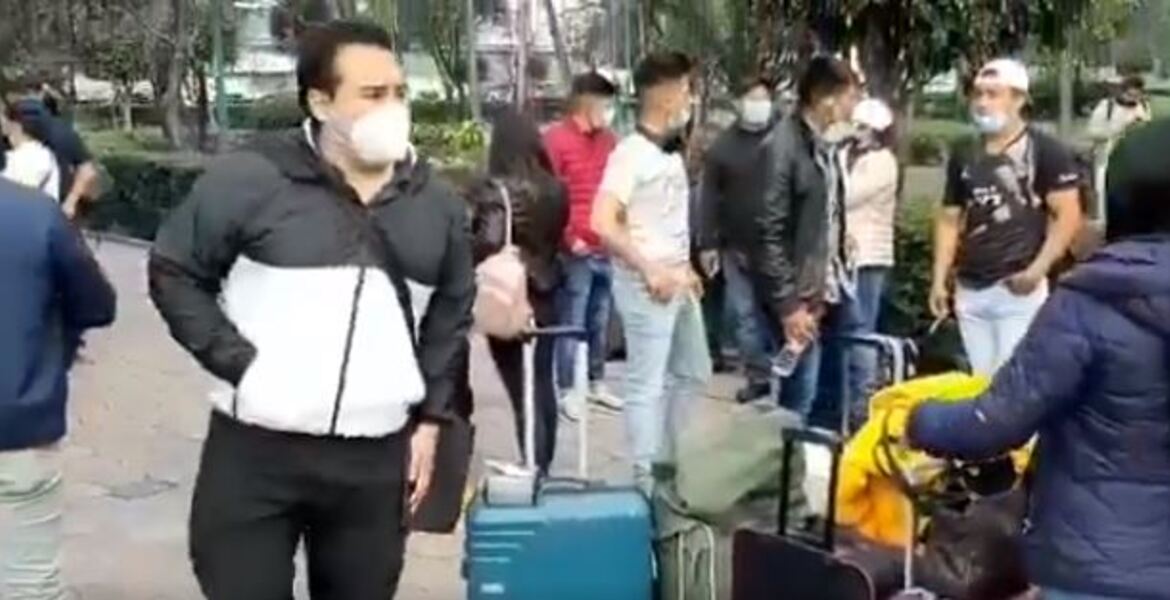 Defraudan a 240 personas con supuesto trabajo en Canadá; los dejan varados en aeropuerto de CDMX - Vimarsana News