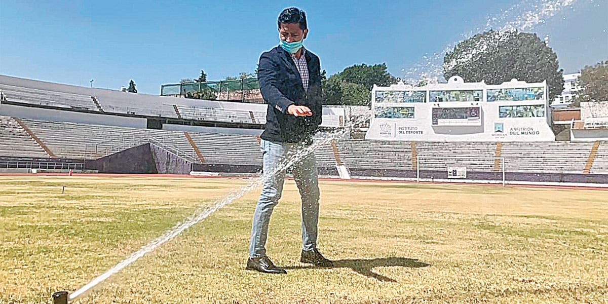 Le dan mantenimiento al estadio Centenario de Cuernavaca