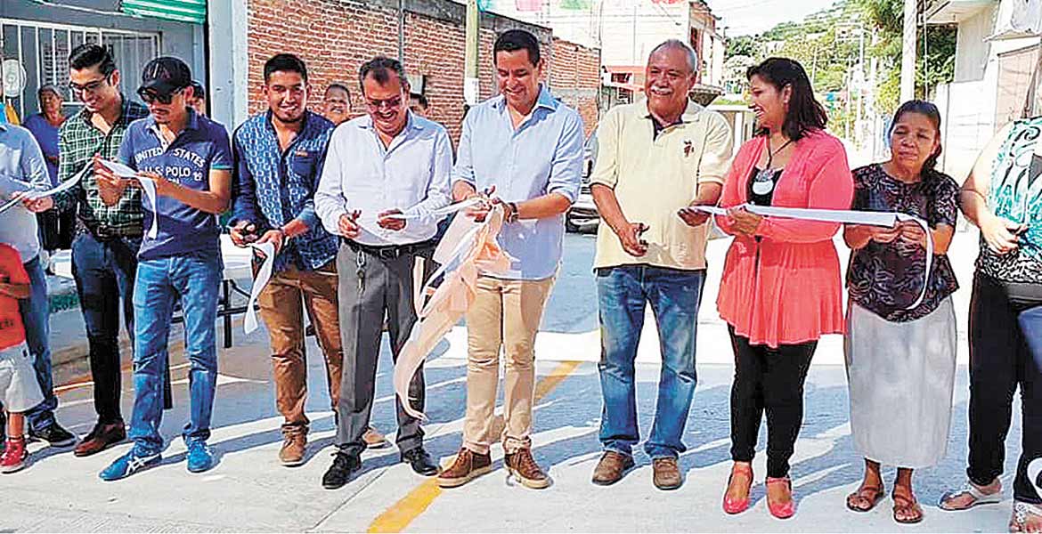 Inaugura alcalde 3 calles en Jojutla - Diario de Morelos