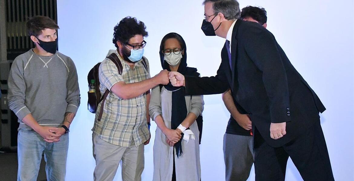 México ayudó a evacuar de Afganistán a periodistas de The New York Times n - Vimarsana News