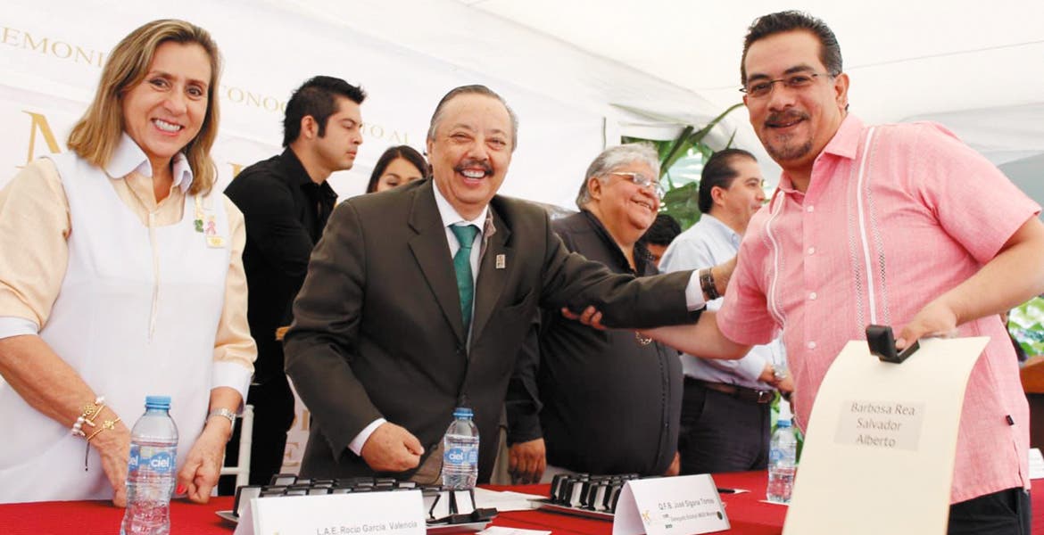 Dan reconocimientos a empleados del IMSS | Noticias | Diario de Morelos