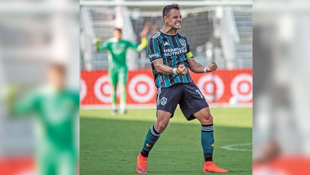 ‘Chicharito’ Hernández hace hat-trick