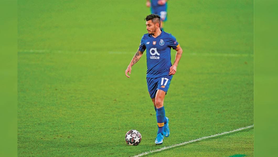 ‘Tecatito’ se olvida del dolor