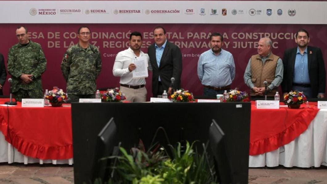 Entrega Cuauhtémoc Blanco convenio de Mando Coordinado