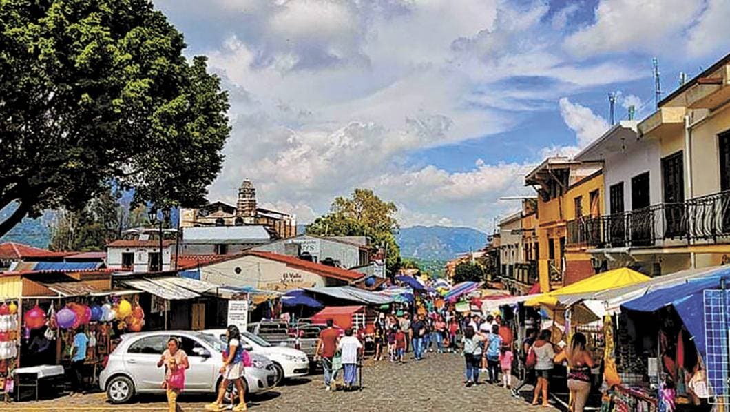 Vigilan aforo en capillas e iglesias de Tepoztlán