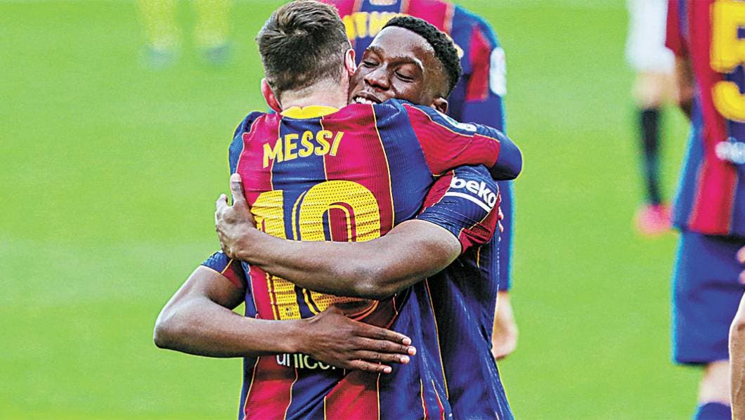 Dembelé y Messi dan 3 puntos al Barsa, que se coloca a 2 del líder general