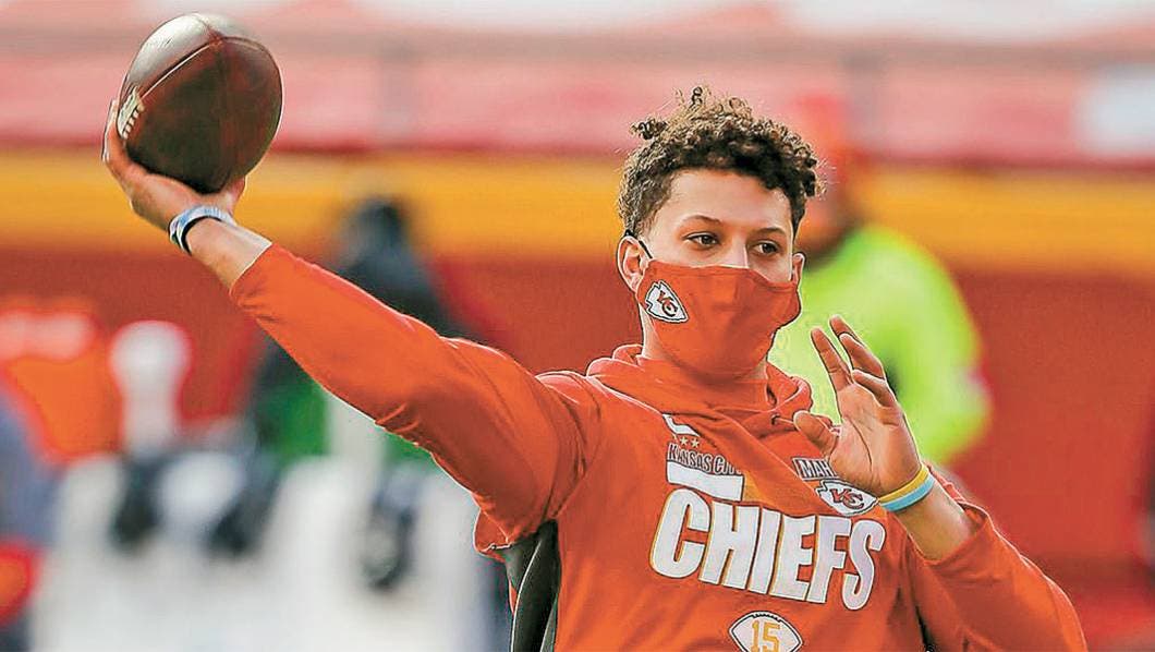 Mahomes reaparece en prácticas