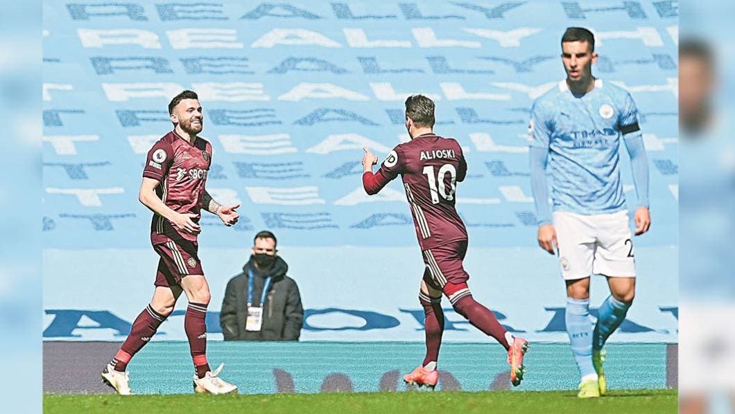 ¡Sin complejos! - Leeds le pegó al invencible manchester city