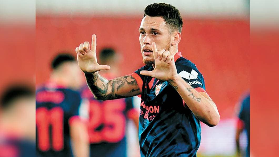 Sevilla gana y va a semis