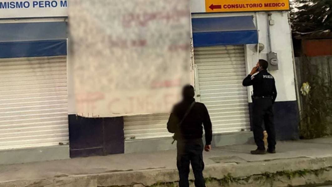 Colocan mantas y hacen mención a alcalde de Morelos 