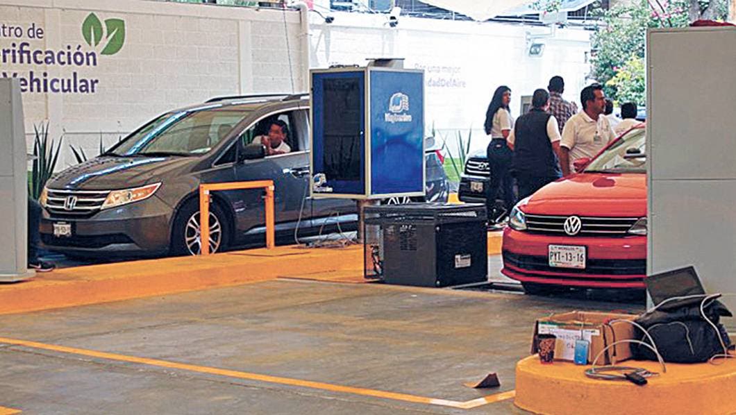 Piden automovilistas más verificentros en Morelos