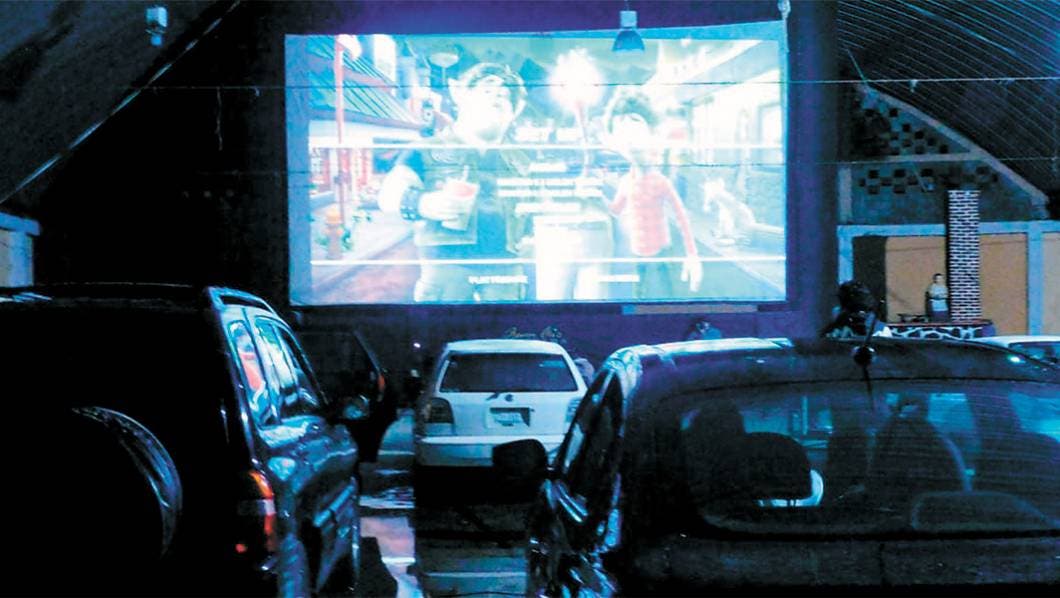 Realizan 'Autocinema en tu comunidad' en Huitzilac