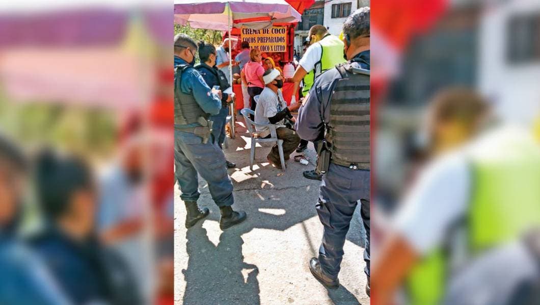 Cae a barranca de Ahuatepec, Cuernavaca, con todo y máquina