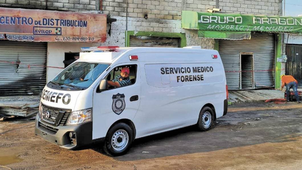 Hallan muerto a velador entre escombros de incendio