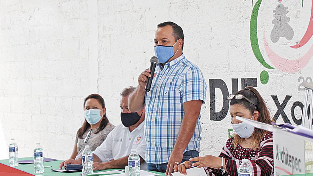 jBeto Sánchez. El alcalde de Xochitepec, durante la entrega centro de desarrollo comunitario ampliación 3 de Mayo, en Alpuyeca.