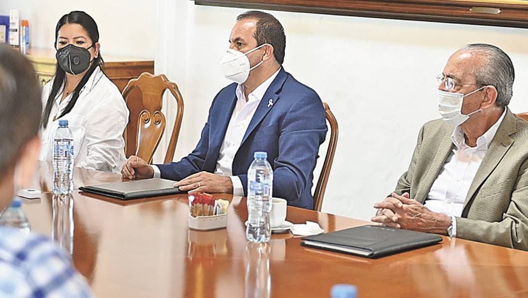 Brinda Gobierno ayuda a la UAEM