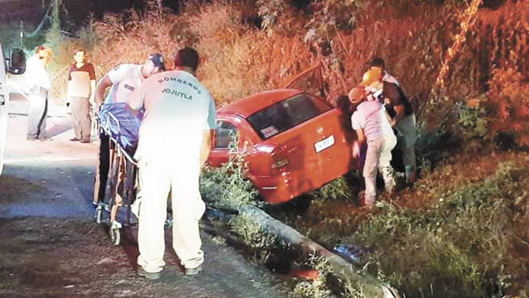 En Jojutla, acaba mujer herida tras accidentarse