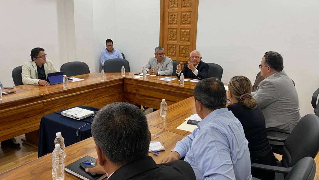 Refuer­zan cola­bo­ra­ción para aten­der a fami­lias