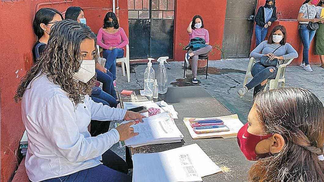 Cuautla beca a estudiantes indígenas