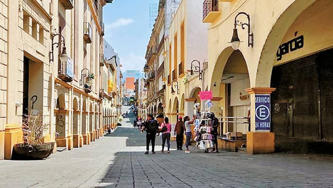 Comerciantes del Centro Histórico han denunciado hasta ahora presión vía telefónica para depositar a cambio de hologramas