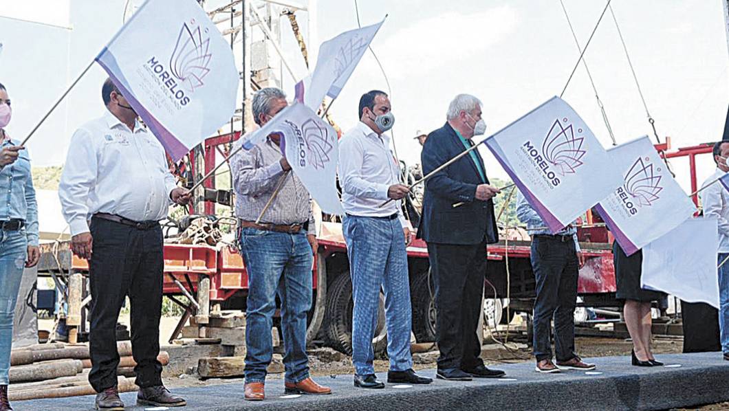 Inaugura Cuauhtémoc Blanco trabajos en pozo de Atlatlahucan