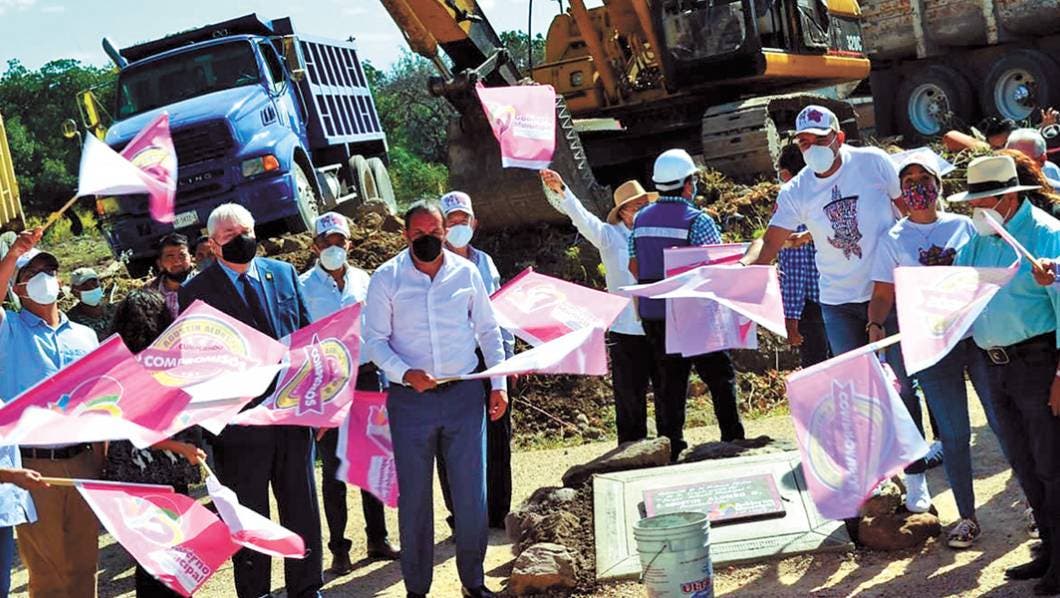 Encabezan Blanco y Alonso inicio de obra de mega parque infantil de Morelos