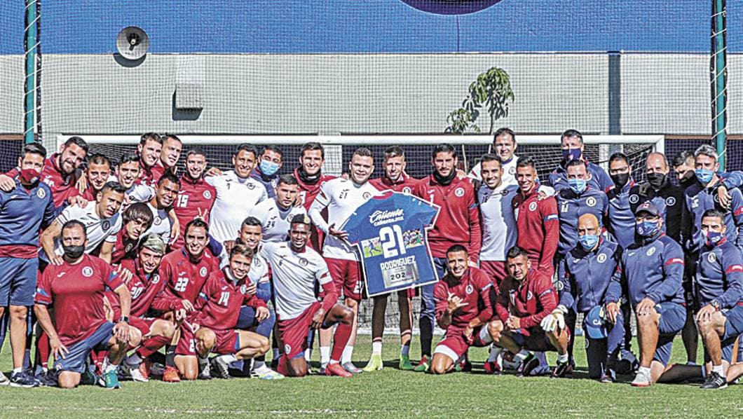 Motivan a Jonathan Rodríguez antes de partido