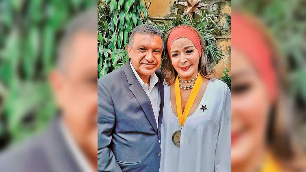 Desde el otro lado  del Río Bravo: Elsa Aguirre  es galardonada