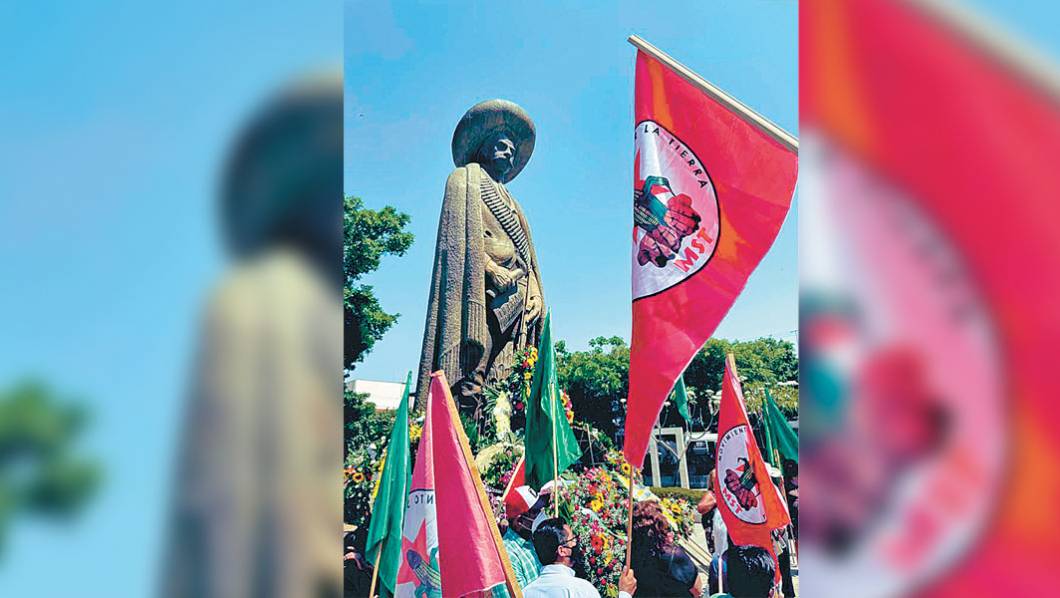 Organizaciones ratifican lucha al pie de su monumento en la Plaza Revolución del Sur
