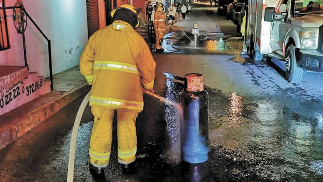 Causa alarma explosión en lavandería de Morelos