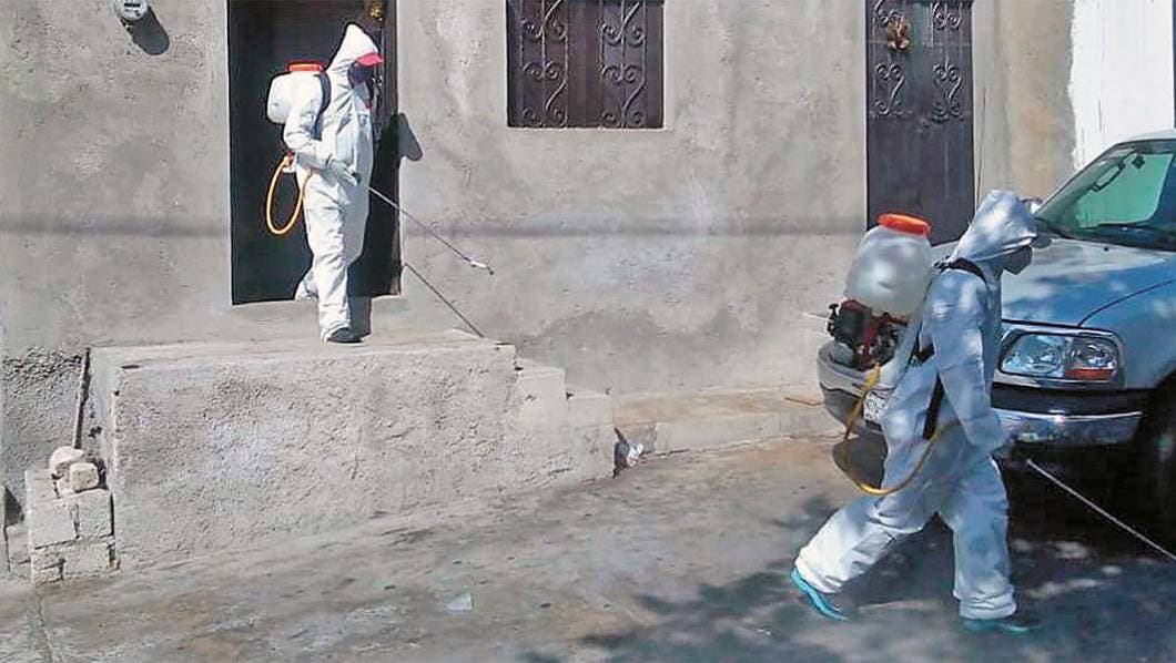 Fumigan casas y comercios en Tlayacapan