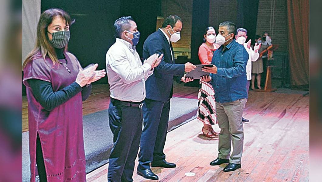 Ceremonia. Cuauhtémoc Blanco entregó reconocimientos a 14 ex alcaldes, y al actual, Rogelio Torres Ortega; estuvo acompañado por el diputado Alfonso Sotelo, y la secretaria Margarita González.