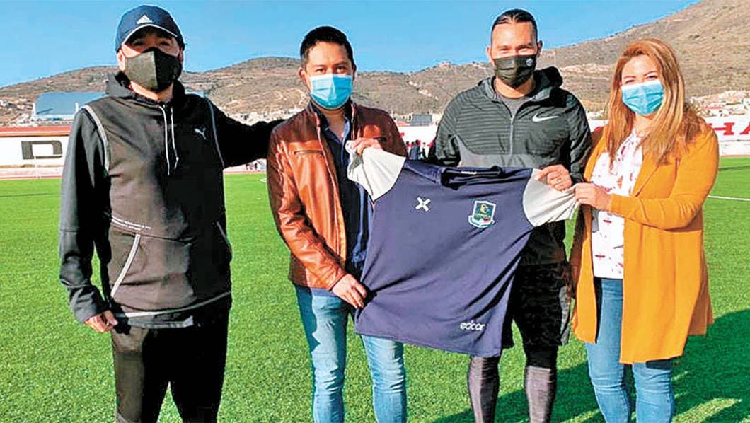 Firman al ‘Gullit’ en la Tercera