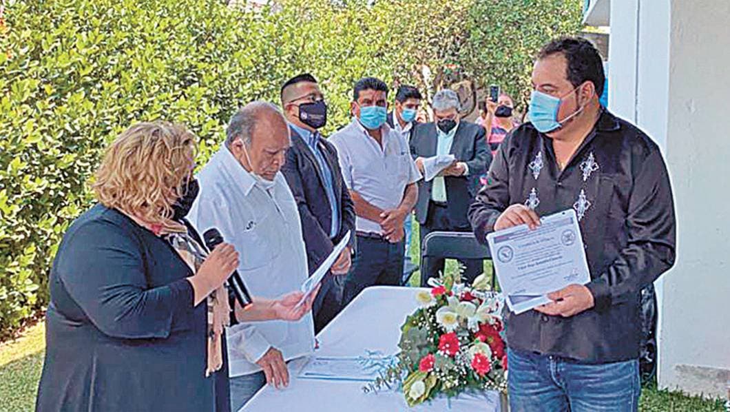 Dan galardón a delegado regional en Morelos