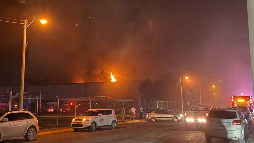 Incendio en maquiladora de Tamaulipas deja tres bomberos muertos y dos heridos