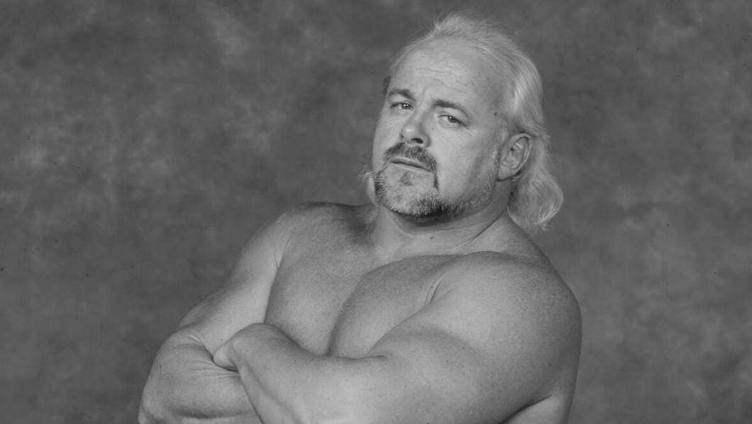 Muere Kevin Sullivan a los 74 años tras accidente automovilístico