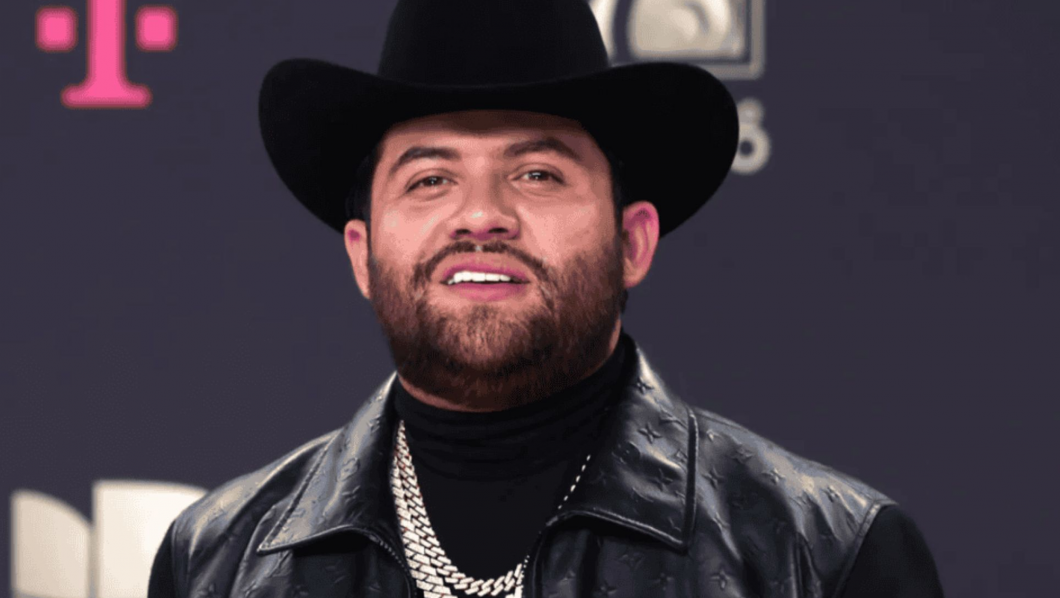 Luis R. Conriquez en evento 