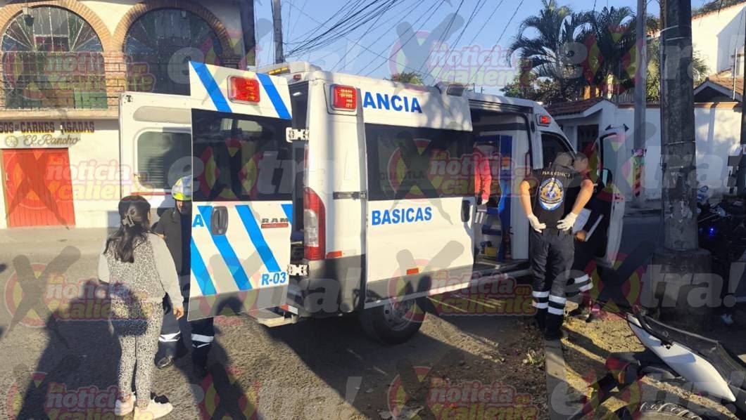 Menor resulta lesionado tras choque entre auto y motoneta en Cuautla