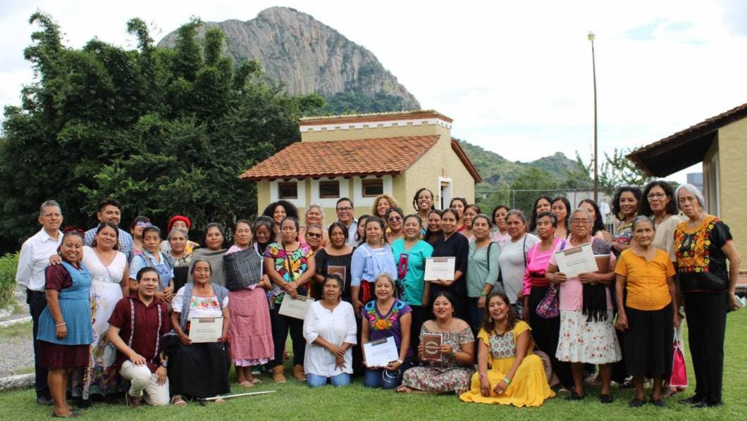 Rea­li­zan encuen­tro de lide­re­sas en Jan­te­telco