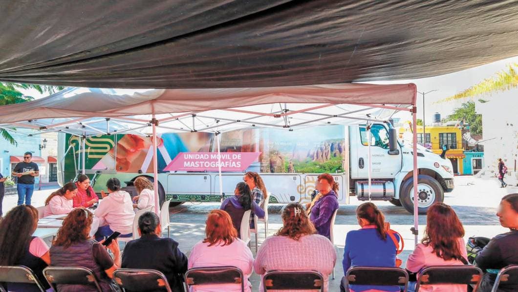 Campaña de Mastografías Gratuitas en el Zócalo de Xochitepec.