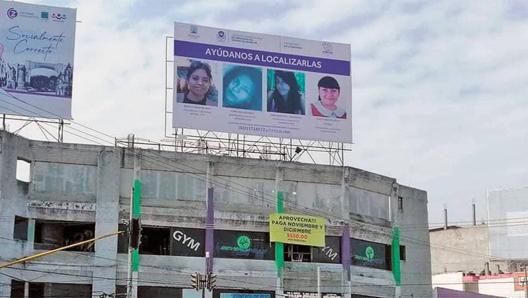 Montan en carteles fichas de desaparecidos en Morelos