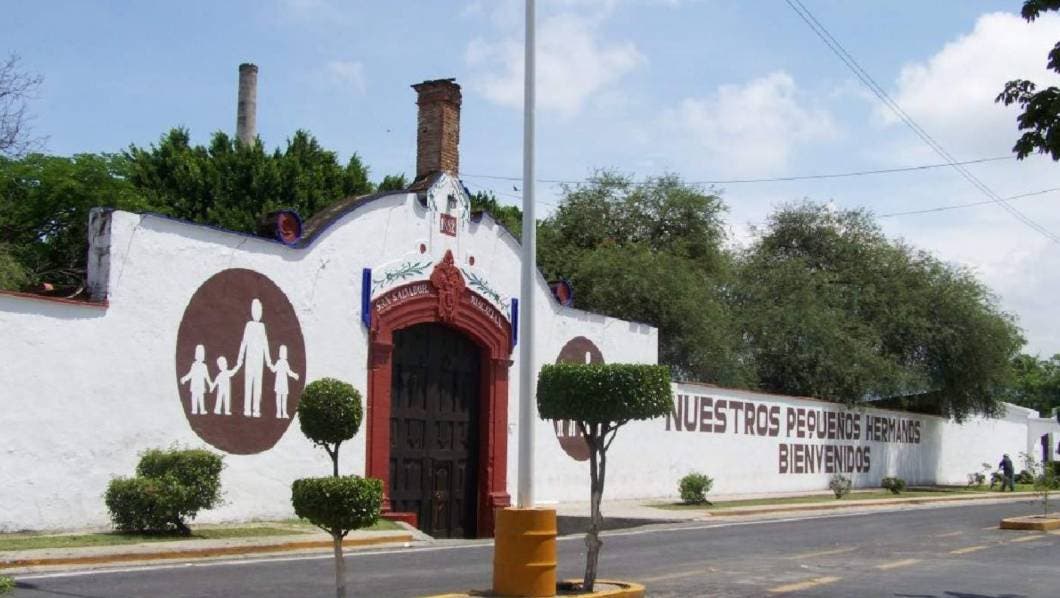 Nuestros Pequeños Hermanos